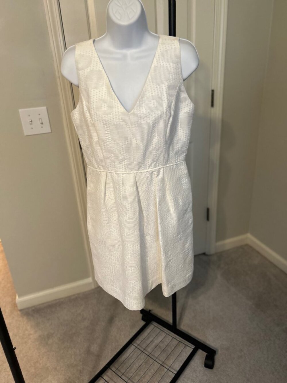 J. Crew Size 6 White Jacquard Cotton Pleated Sleeveless Dress - Picture 2 of 9